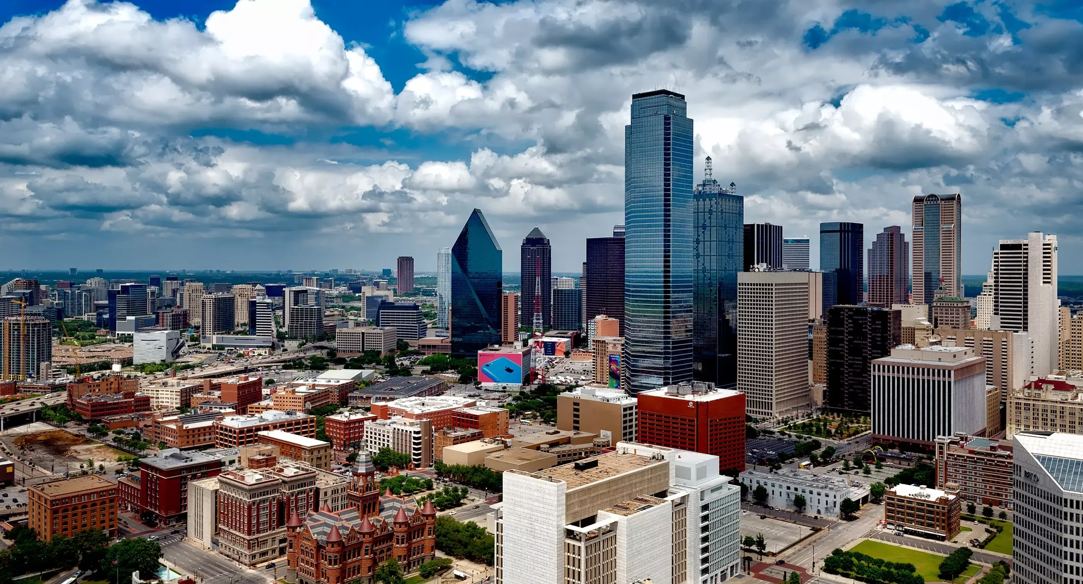 Skyline view of the building in Dallas, TX on a bright summer day